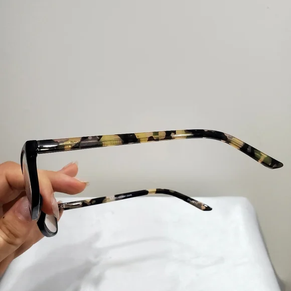 Black Frame Reading Women's Glasses with Tortoiseshell Temples - Picture 6 of 10